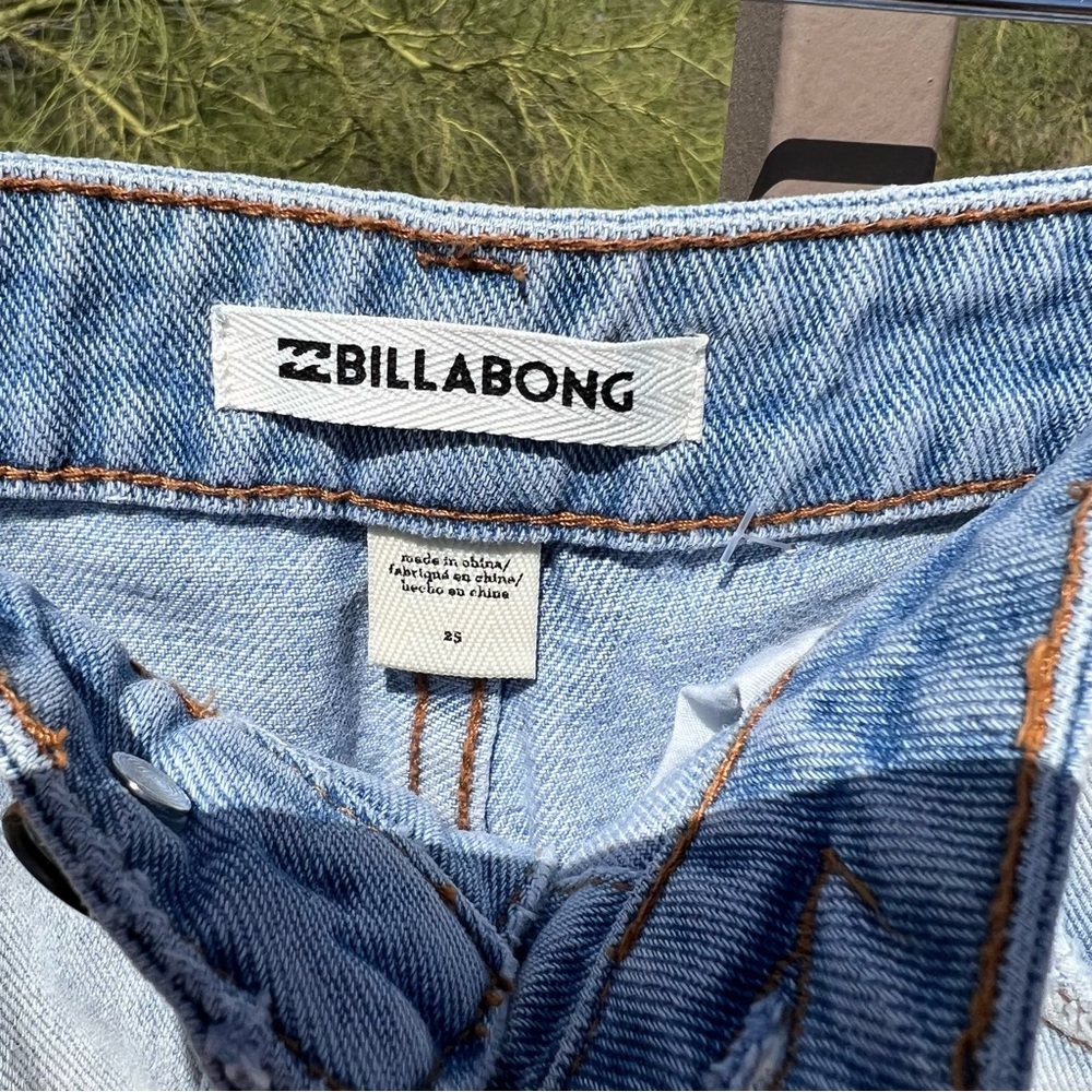 ⬇️💲Billabong NWT Women’s Denim Button Down Skirt Size 25 Lighter Denim 💯% Cotton - Picture 3 of 11